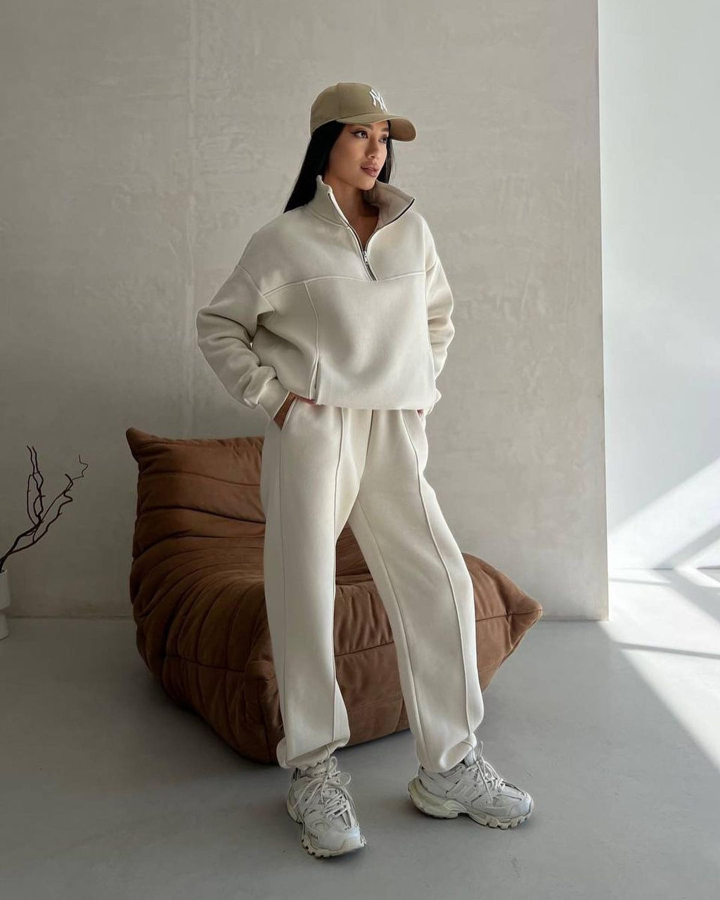 Zip-Up Jacket & Jogger Tracksuit – Women's 2-Piece